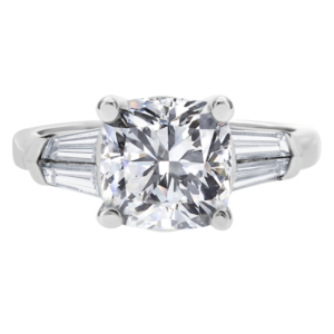 Platinum Diamond Three-Stone   Y686-Cushion